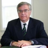 Gi&aacute;o Sư Tiến Sỹ Robert W. Robertson